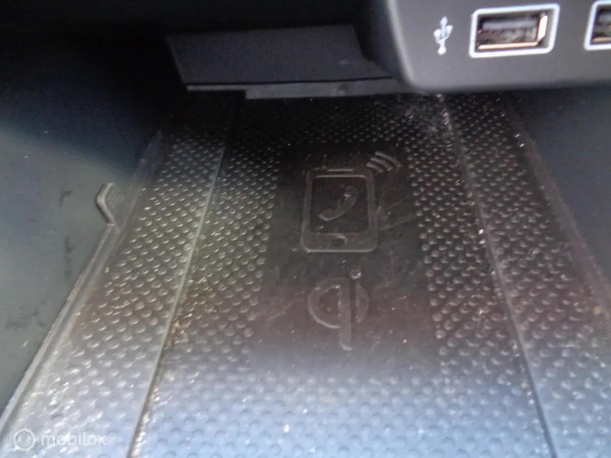 1.0 TSI United 5 deurs/Airco/Ecc/PDC/Navi/Apple carplay/Lm velgen