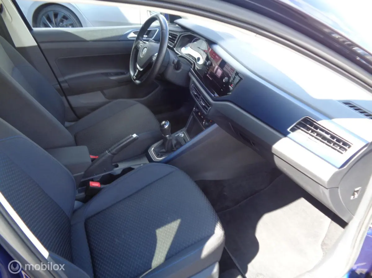 1.0 TSI United 5 deurs/Airco/Ecc/PDC/Navi/Apple carplay/Lm velgen