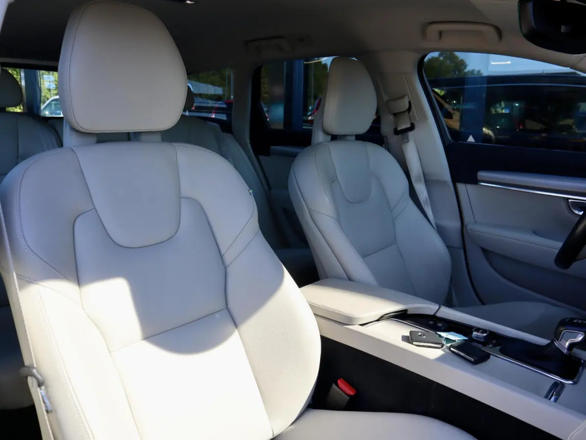 2.0 T5 Momentum, Crème lederen bekleding