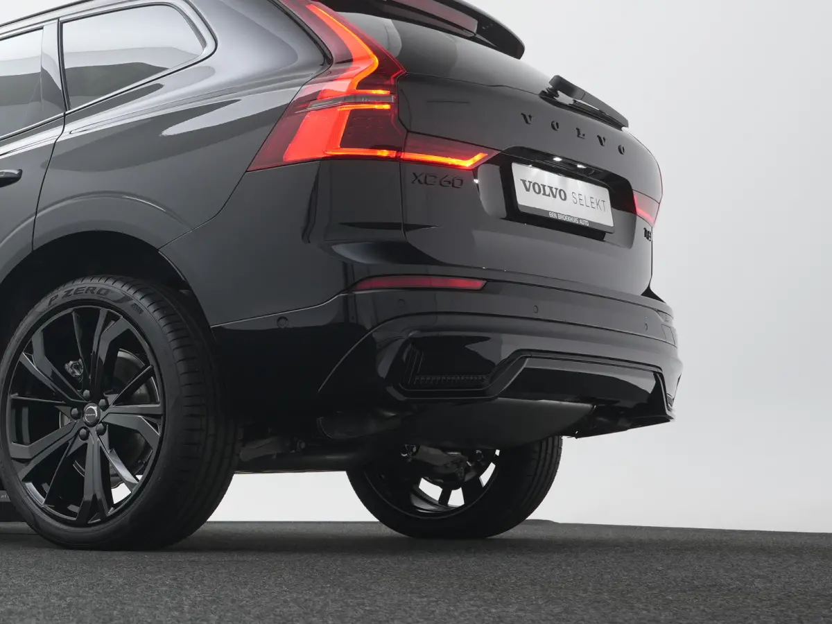 T6 Recharge AWD Plus Black Edition | Facelift | Head-Up | 360° Camera | Harman/Kardon | Sportstoel | 21" | Panoramadak