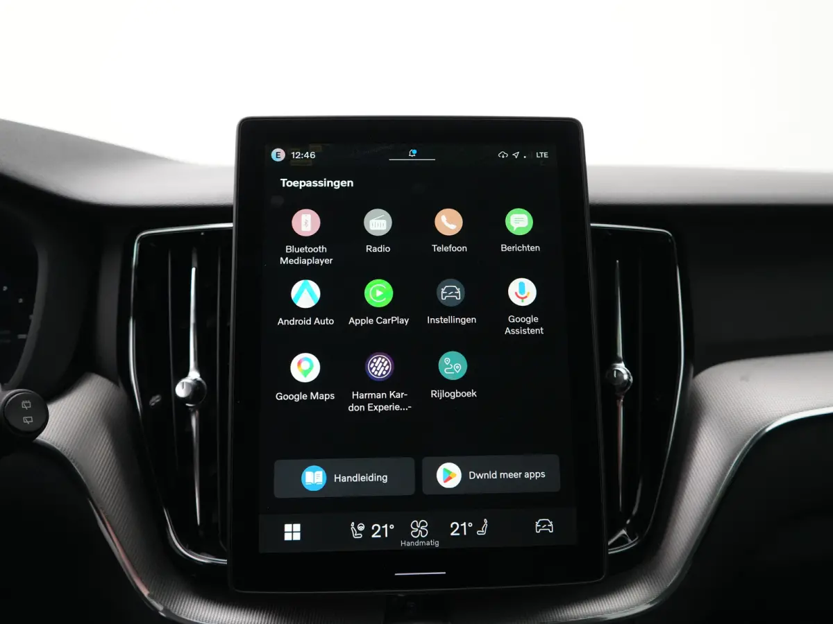 T6 Recharge AWD Plus Black Edition | Facelift | Head-Up | 360° Camera | Harman/Kardon | Sportstoel | 21" | Panoramadak