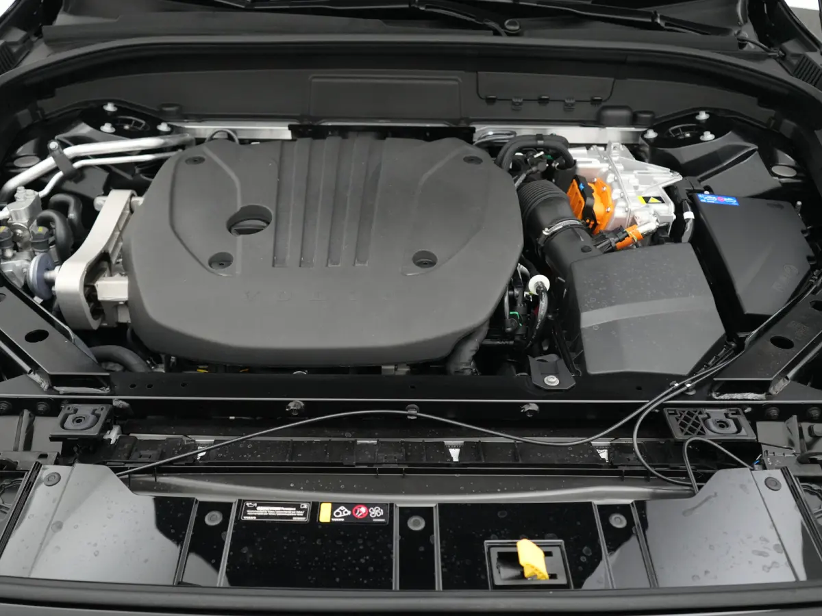 T6 Recharge AWD Plus Black Edition | Facelift | Head-Up | 360° Camera | Harman/Kardon | Sportstoel | 21" | Panoramadak