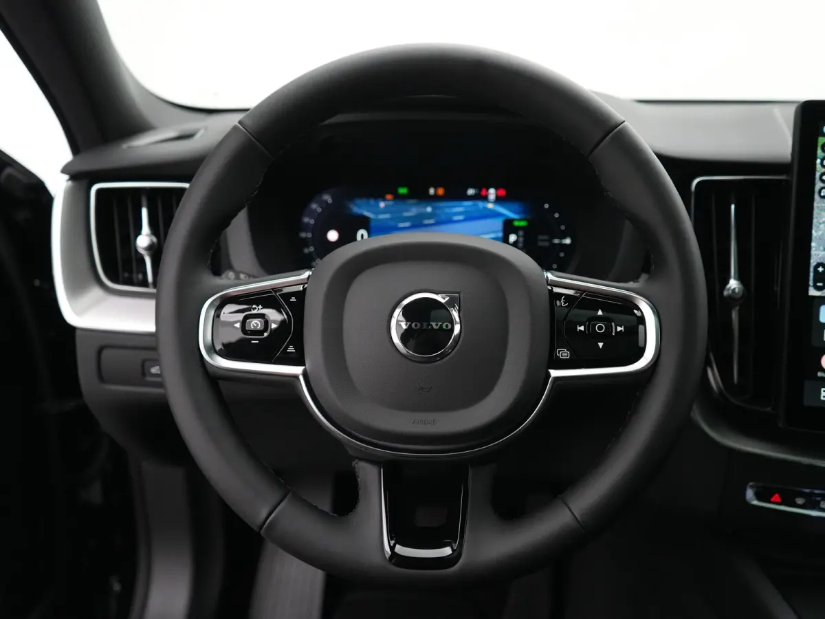 T6 Recharge AWD Plus Black Edition | Facelift | Head-Up | 360° Camera | Harman/Kardon | Sportstoel | 21" | Panoramadak