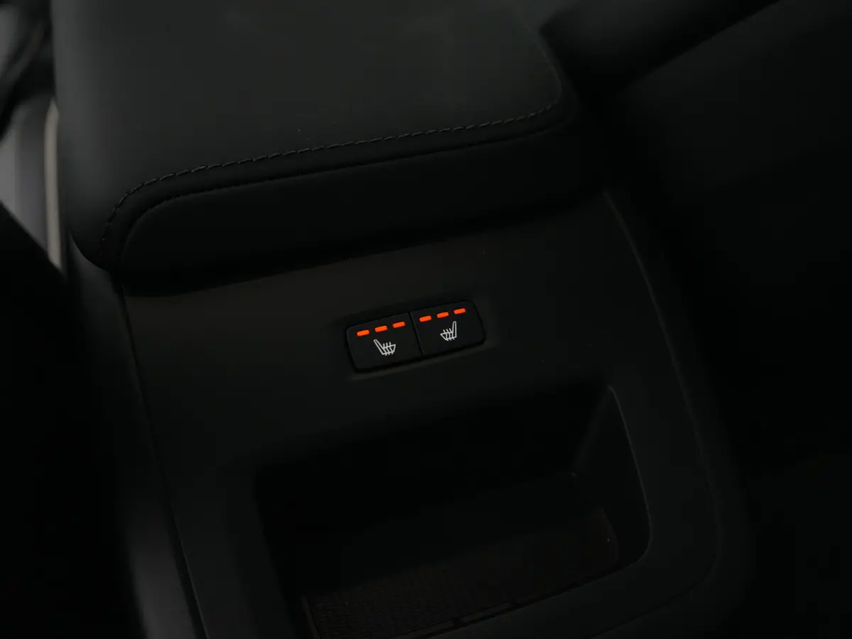 T6 Recharge AWD Plus Black Edition | Facelift | Head-Up | 360° Camera | Harman/Kardon | Sportstoel | 21" | Panoramadak