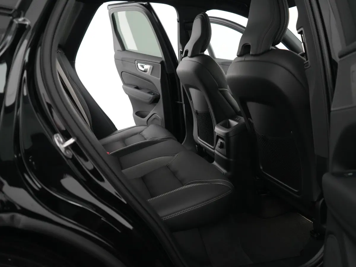 T6 Recharge AWD Plus Black Edition | Facelift | Head-Up | 360° Camera | Harman/Kardon | Sportstoel | 21" | Panoramadak