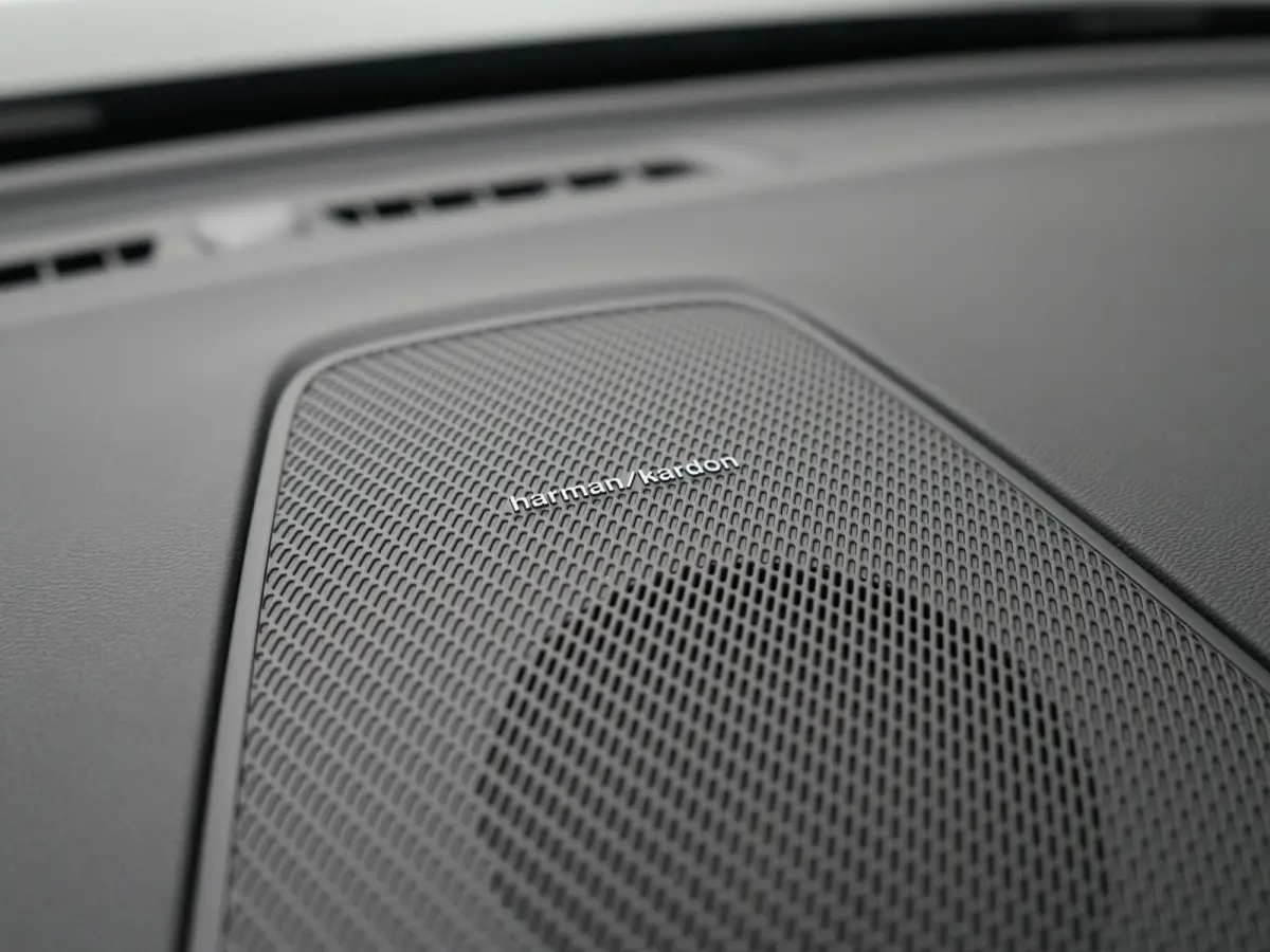 T6 Recharge AWD Plus Black Edition | Facelift | Head-Up | 360° Camera | Harman/Kardon | Sportstoel | 21" | Panoramadak