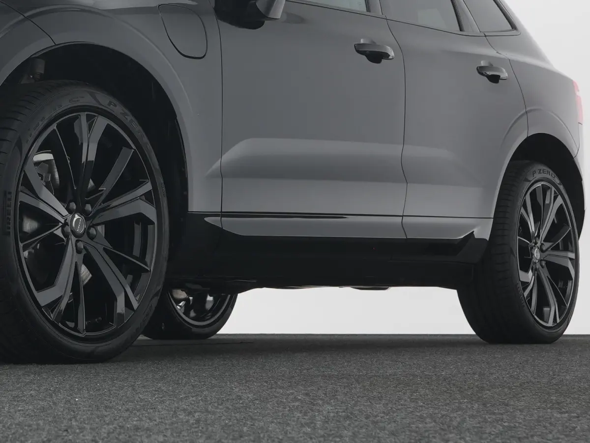 T6 Recharge AWD Plus Black Edition | Facelift | Head-Up | 360° Camera | Harman/Kardon | Sportstoel | 21" | Panoramadak