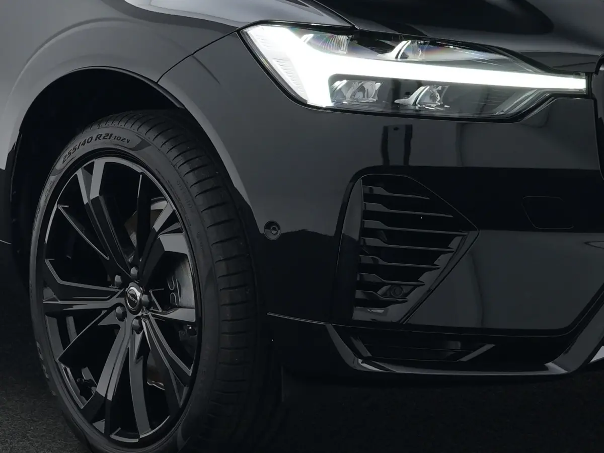 T6 Recharge AWD Plus Black Edition | Facelift | Head-Up | 360° Camera | Harman/Kardon | Sportstoel | 21" | Panoramadak