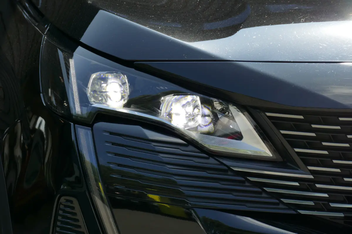 1.2 PureTech GT / FULL-LED / ACHTERUITCAMERA / KEYLESS START / V+A PDC / CRUISE CONTROL / BLUETOOTH /