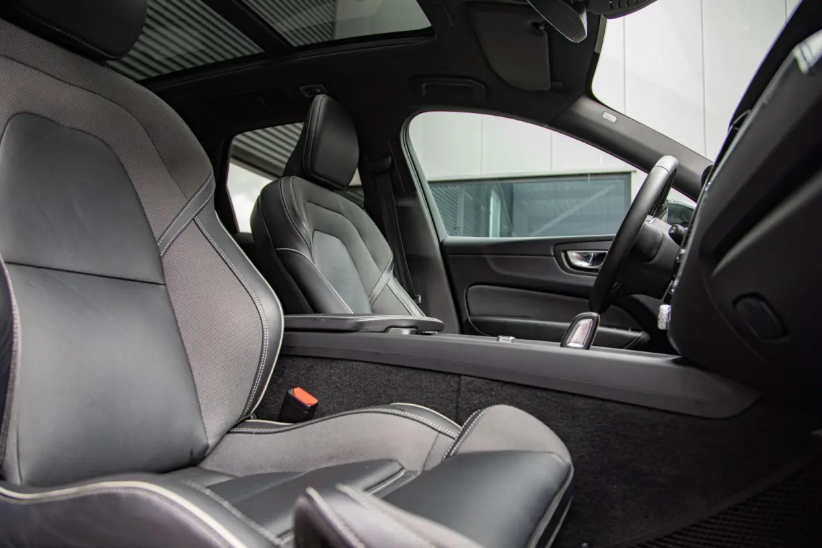 T6 Plug-in hybrid AWD R-Design Panorama|H/K Audio