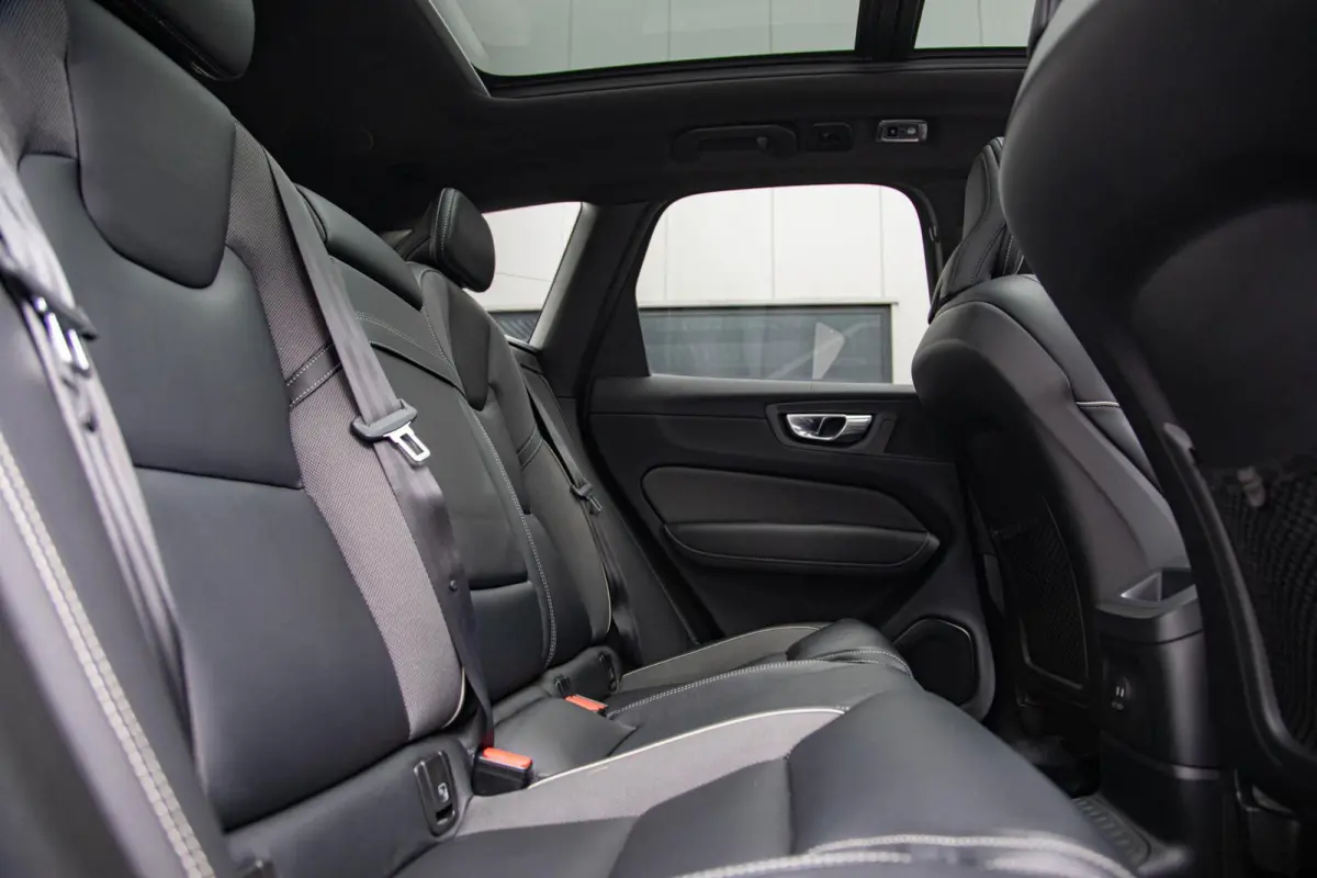 T6 Plug-in hybrid AWD R-Design Panorama|H/K Audio