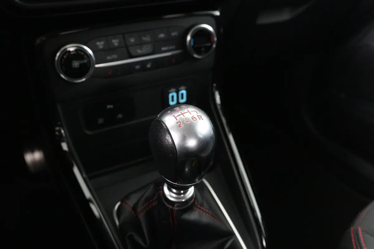 1.0 EcoBoost ST-Line | B&O Premium Geluid | Trekhaak Afn | Stoel-/Stuurverwarming | Voorruitverwarming | Camera | Keyless | Volledig onderhouden
