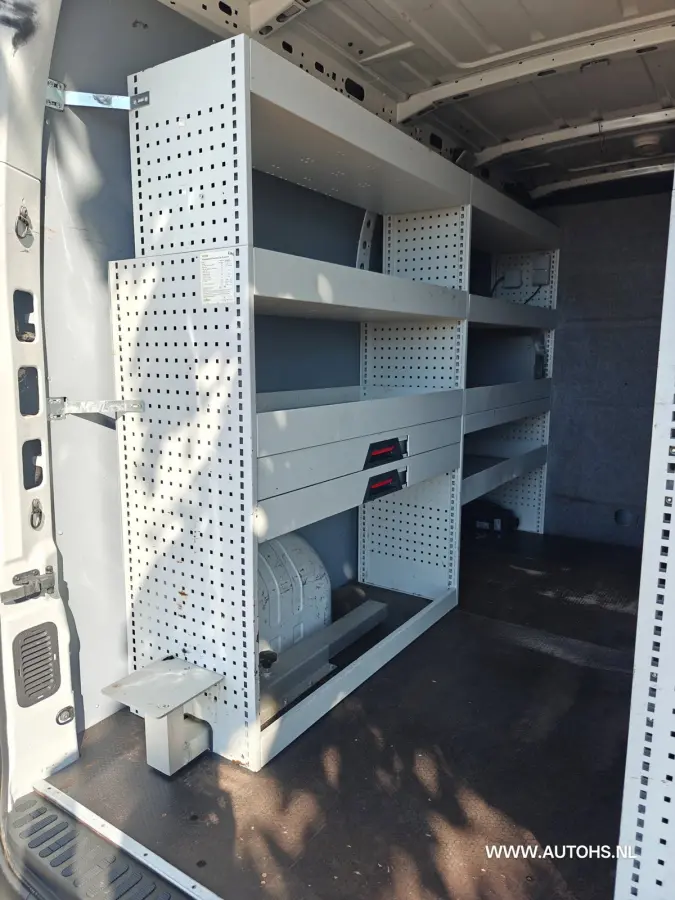 T35 2.3 dCi 135 L2H2 ,+ werkplaats inrichting , Euro 6 , 1e Eig , 140 PK , Apk 8- 2027 , Camera , leuke bus.