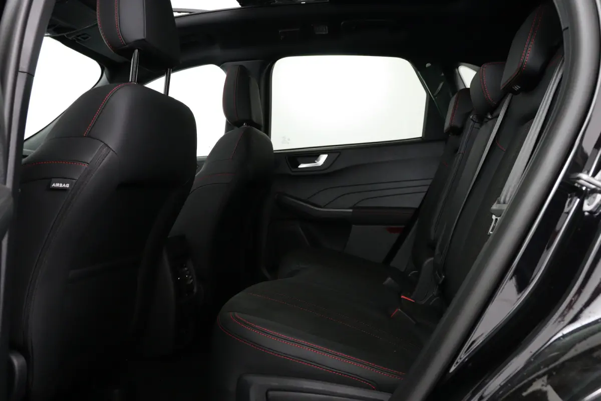 Plug-In Hybrid ST-Line X | Black Pack | Trekhaak | Elektrisch Panoramadak | Winter Pack | Matrix LED | B&O Audio |
