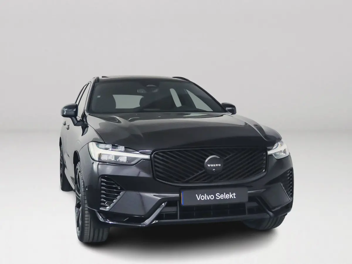 T6 Plug-in hybrid AWD Plus Black Edition | Panoramadak | 360° camera | Harman Kardon | Head-up display | Stoel- en stuurverwarming | Trekhaak