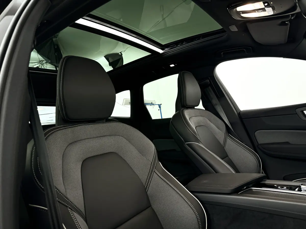 T6 Plug-in hybrid AWD Plus Black Edition | Panoramadak | 360° camera | Harman Kardon | Head-up display | Stoel- en stuurverwarming | Trekhaak