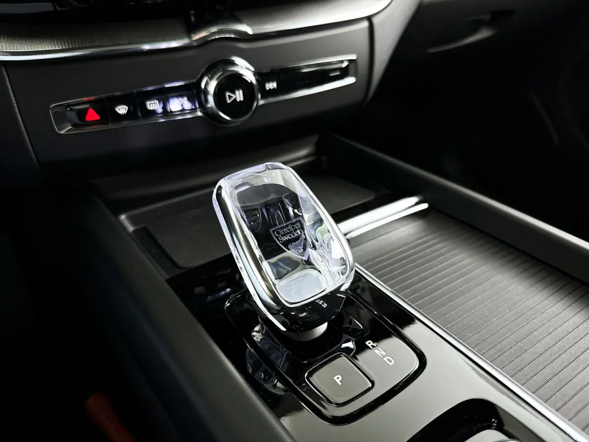 T6 Plug-in hybrid AWD Plus Black Edition | Panoramadak | 360° camera | Harman Kardon | Head-up display | Stoel- en stuurverwarming | Trekhaak
