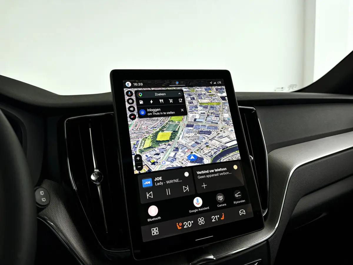 T6 Plug-in hybrid AWD Plus Black Edition | Panoramadak | 360° camera | Harman Kardon | Head-up display | Stoel- en stuurverwarming | Trekhaak