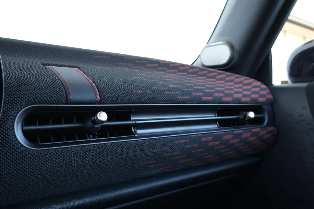 2.0 C John Cooper Works M | Harman/Kardon Surround Sound | Stoelverwarming | Ledverlichting | Comfortacces | Headup Display