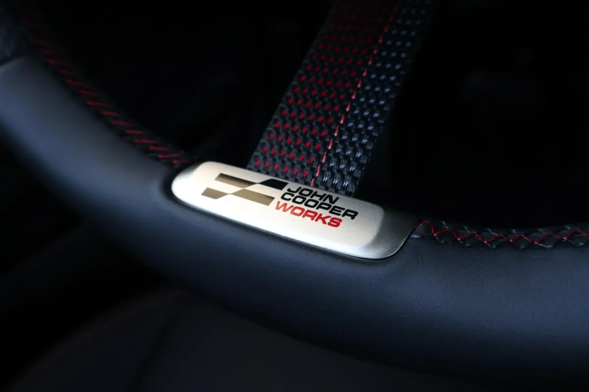 2.0 C John Cooper Works M | Harman/Kardon Surround Sound | Stoelverwarming | Ledverlichting | Comfortacces | Headup Display