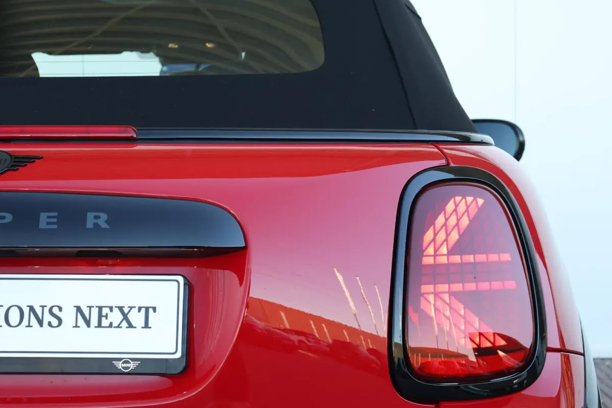 2.0 C John Cooper Works M | Harman/Kardon Surround Sound | Stoelverwarming | Ledverlichting | Comfortacces | Headup Display