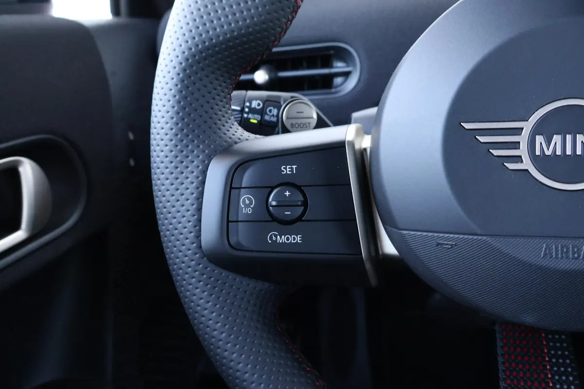 2.0 C John Cooper Works M | Harman/Kardon Surround Sound | Stoelverwarming | Ledverlichting | Comfortacces | Headup Display