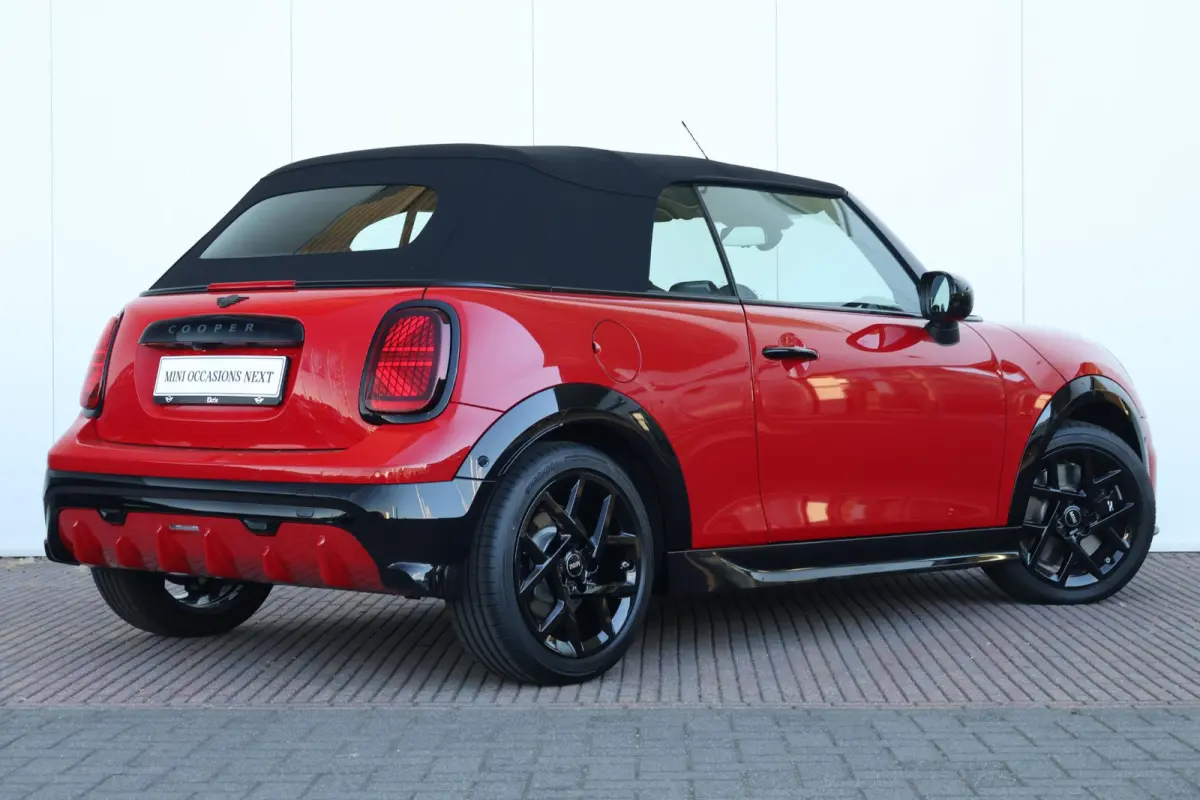 2.0 C John Cooper Works M | Harman/Kardon Surround Sound | Stoelverwarming | Ledverlichting | Comfortacces | Headup Display