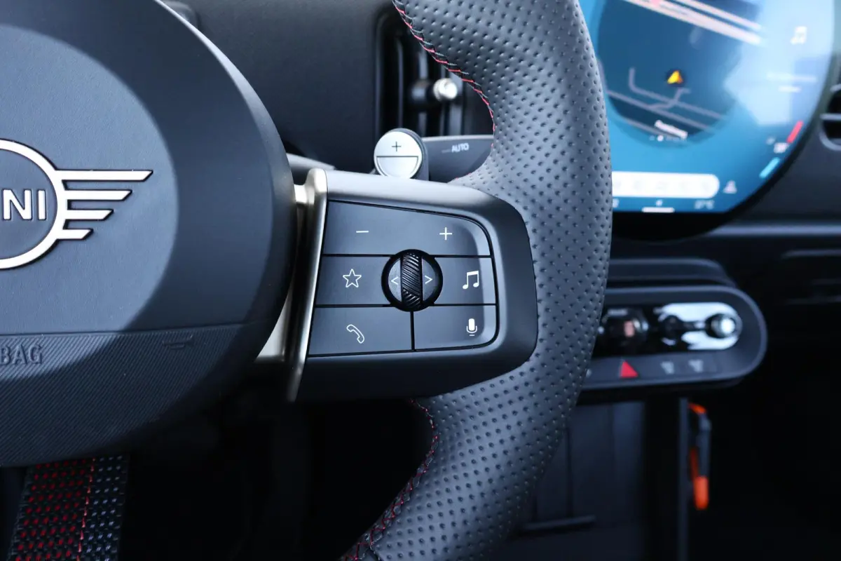 2.0 C John Cooper Works M | Harman/Kardon Surround Sound | Stoelverwarming | Ledverlichting | Comfortacces | Headup Display