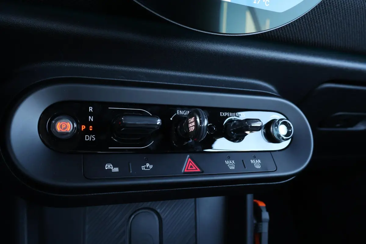 2.0 C John Cooper Works M | Harman/Kardon Surround Sound | Stoelverwarming | Ledverlichting | Comfortacces | Headup Display