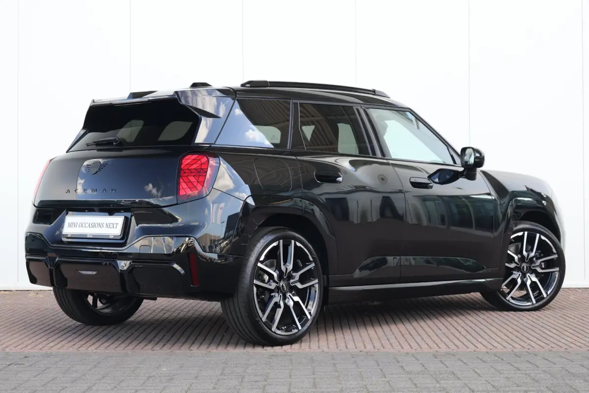 E John Cooper Works L 42.5 kWh | Pano-dak | Head-up display | Harman & Kardon | Comfort access | Stoel & stuurverwarming