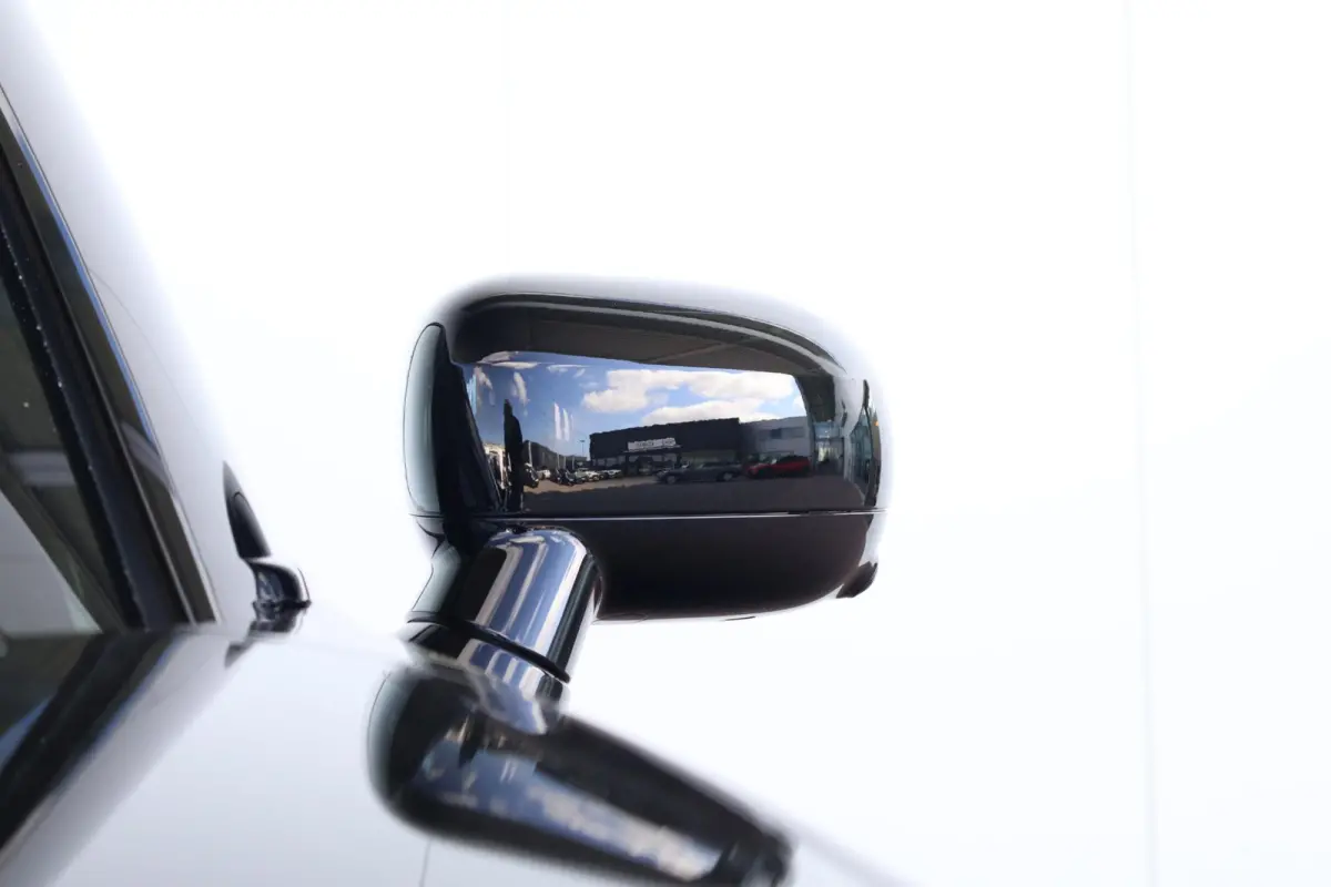 E John Cooper Works L 42.5 kWh | Pano-dak | Head-up display | Harman & Kardon | Comfort access | Stoel & stuurverwarming