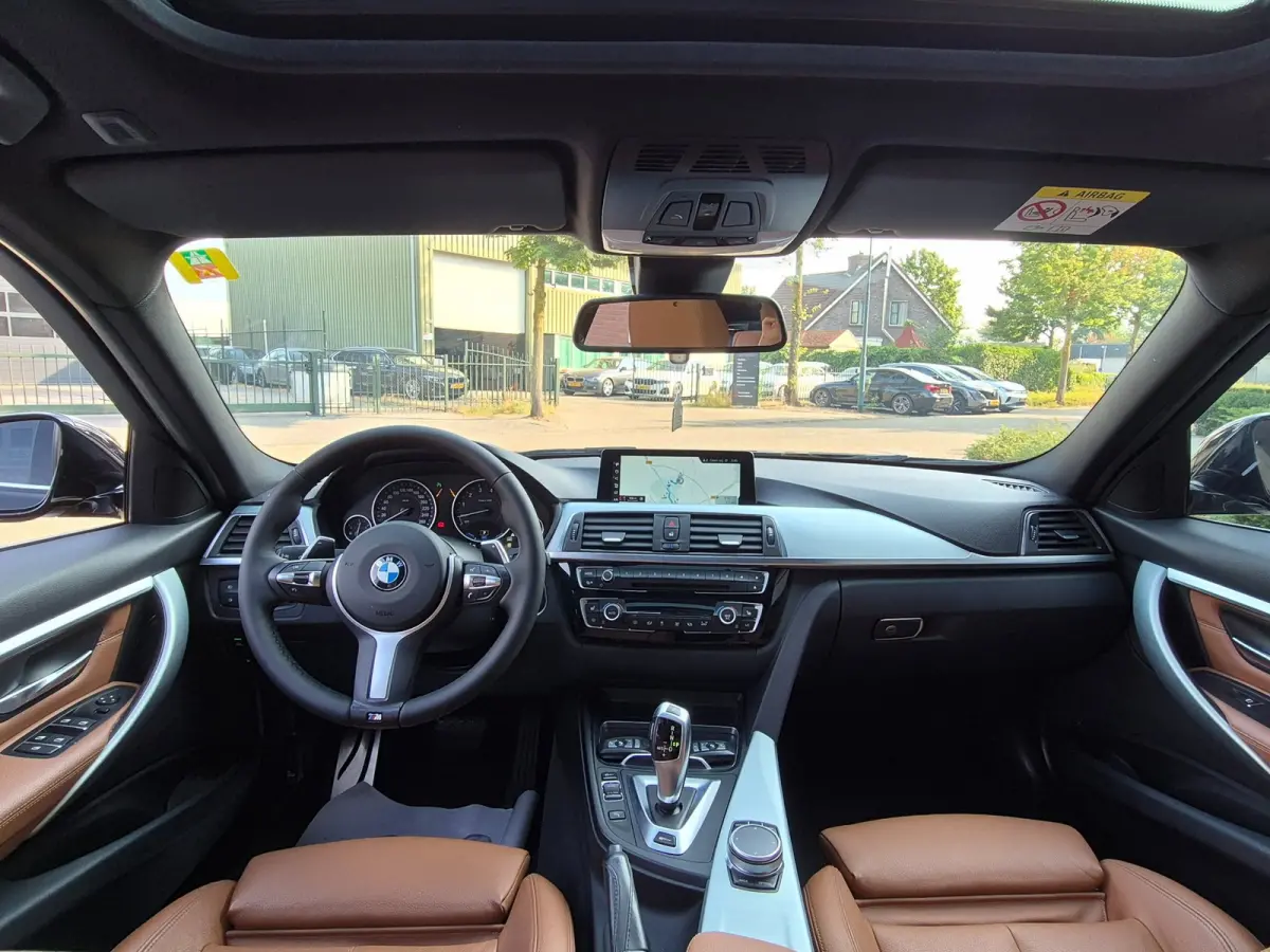 330e M Sport Apple CarPlay Schuifdak NL NAP 100% dealer onderhouden Line Assist Keyless 330e