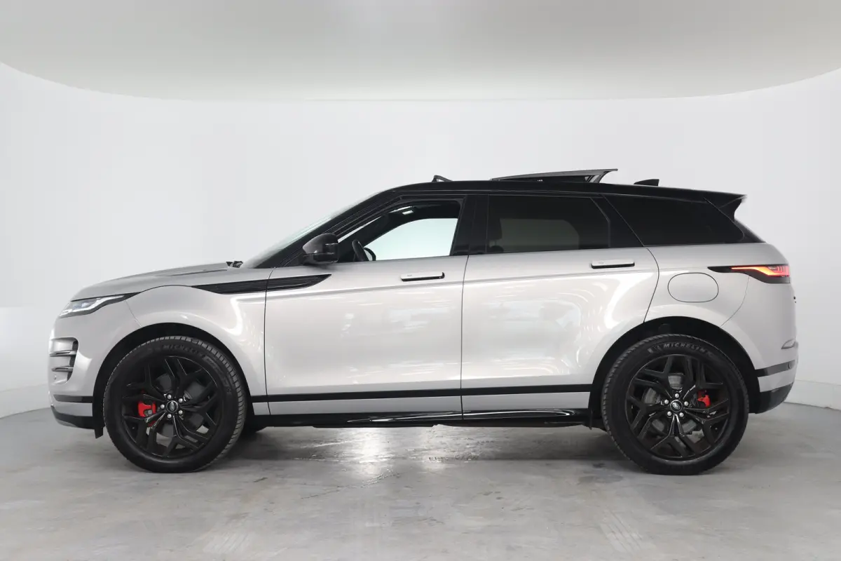 1.5 P300e AWD R-Dynamic HSE | SOH 96% | Panoramadak | Meridian | Adaptive Cruise | 360 Camera | Stoel-/Stuurverwarming | Elektr stoel + Mem | HUD | Full Led | Dealer Onderhouden