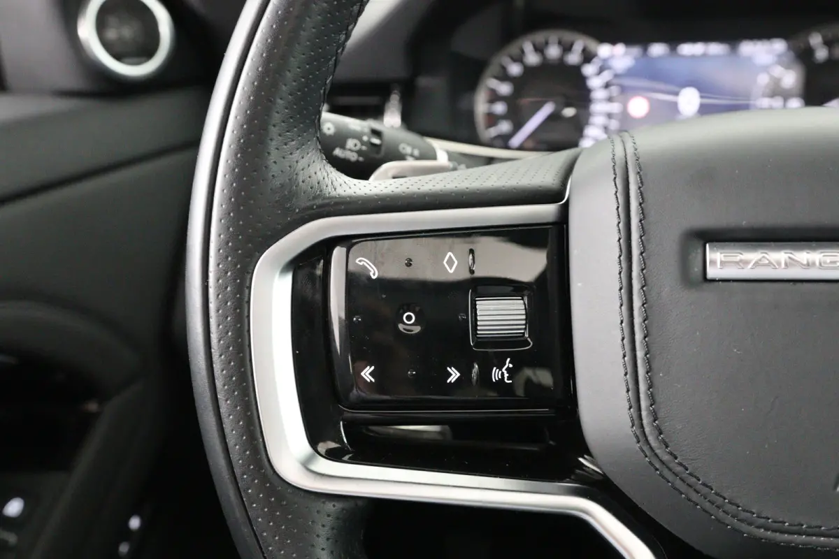 1.5 P300e AWD R-Dynamic HSE | SOH 96% | Panoramadak | Meridian | Adaptive Cruise | 360 Camera | Stoel-/Stuurverwarming | Elektr stoel + Mem | HUD | Full Led | Dealer Onderhouden
