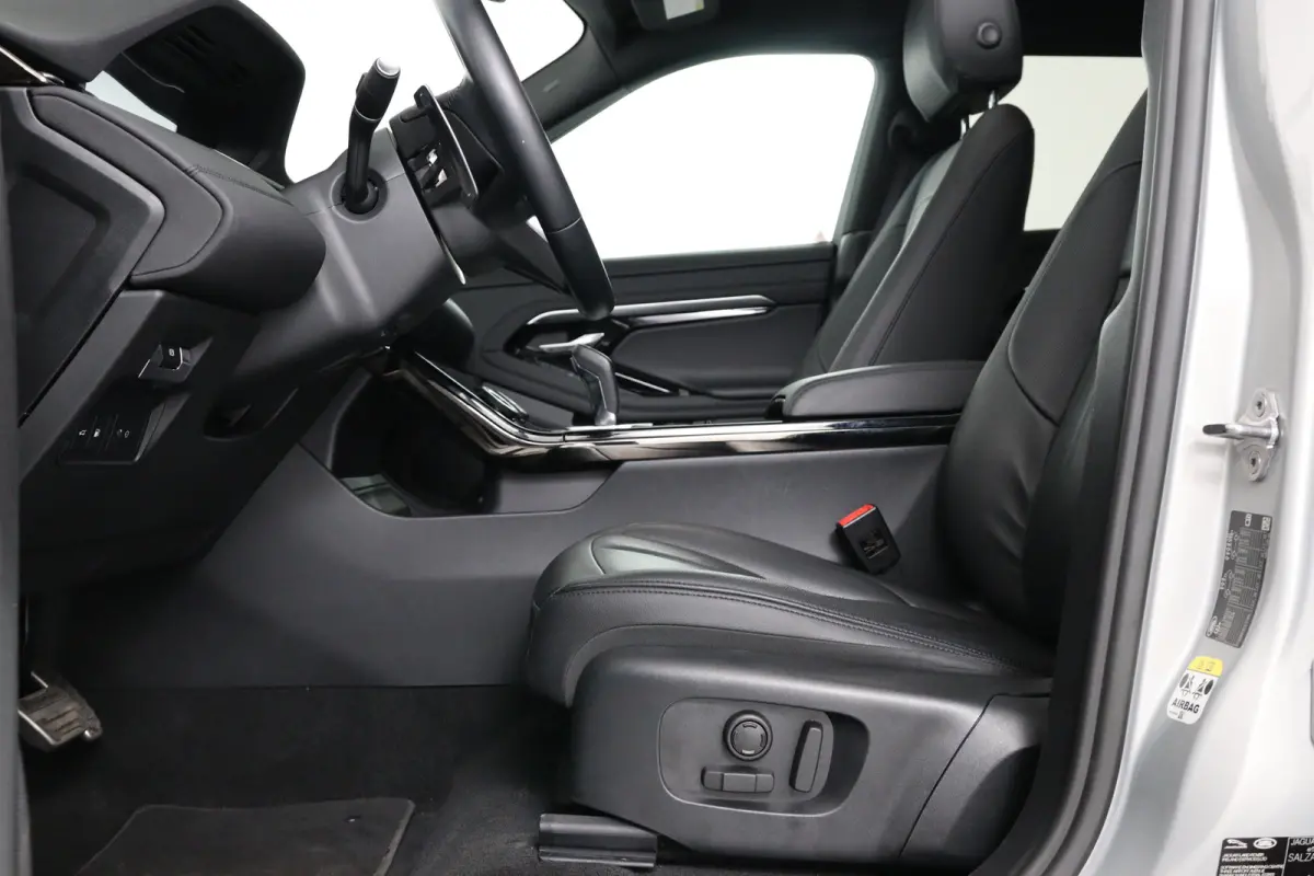 1.5 P300e AWD R-Dynamic HSE | SOH 96% | Panoramadak | Meridian | Adaptive Cruise | 360 Camera | Stoel-/Stuurverwarming | Elektr stoel + Mem | HUD | Full Led | Dealer Onderhouden