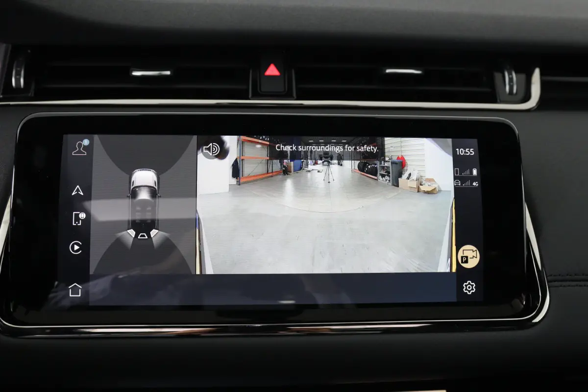 1.5 P300e AWD R-Dynamic HSE | SOH 96% | Panoramadak | Meridian | Adaptive Cruise | 360 Camera | Stoel-/Stuurverwarming | Elektr stoel + Mem | HUD | Full Led | Dealer Onderhouden
