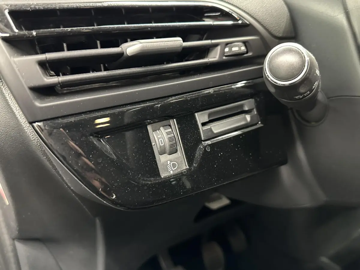 1.2 PureTech Business CARPLAY NAVI ECC CRUISE 85000 KM.