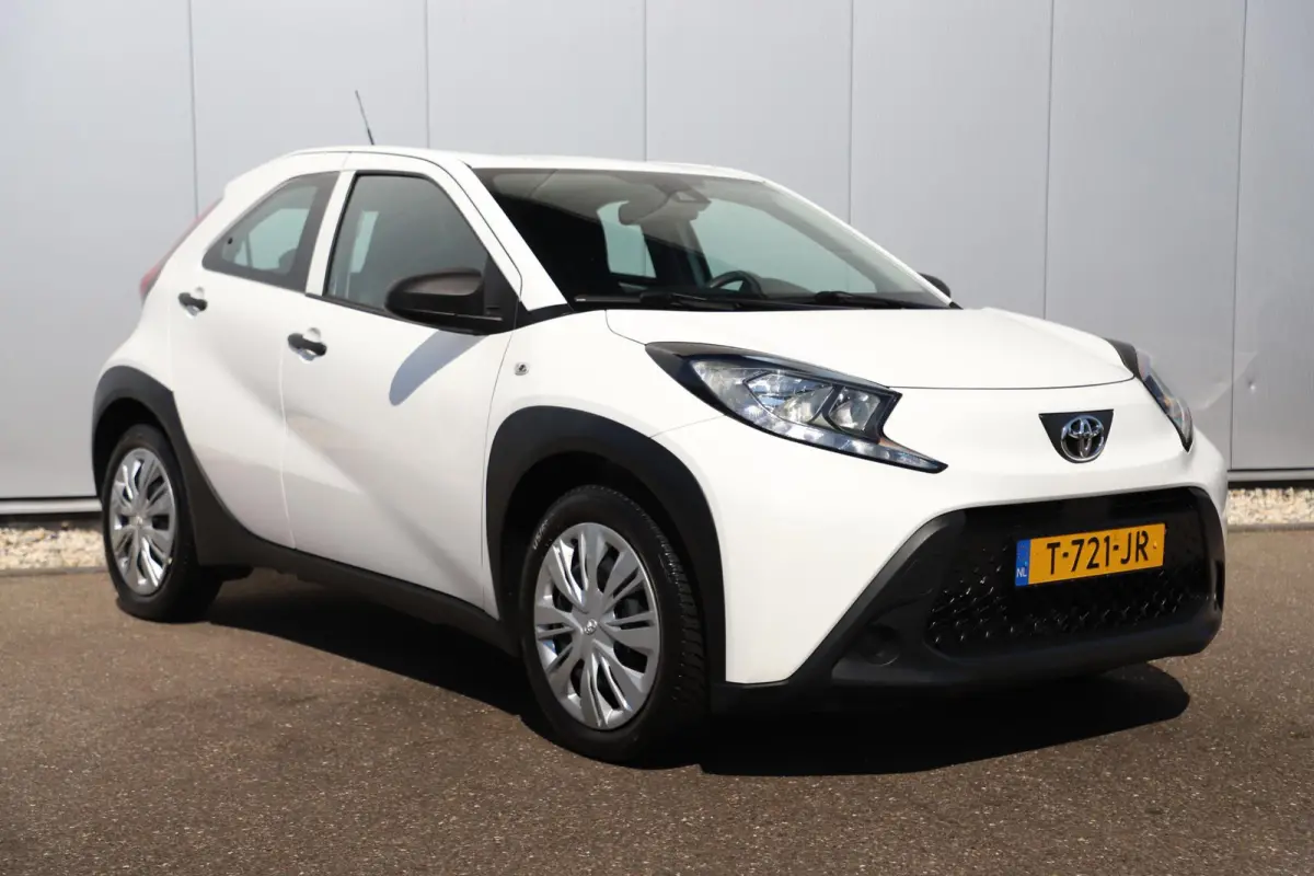 1.0 VVT-i MT Quiet Edition Airco Adaptive Cruise Elektrische Ramen CV