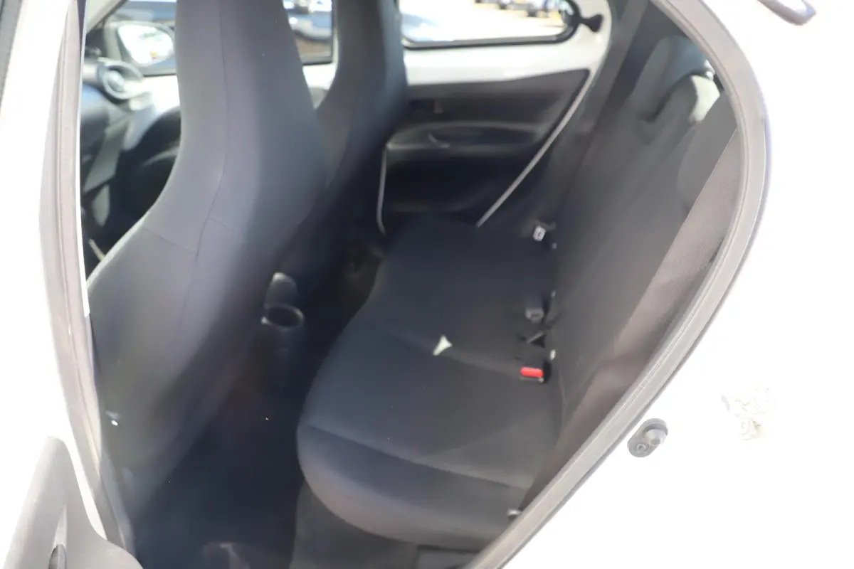 1.0 VVT-i MT Quiet Edition Airco Adaptive Cruise Elektrische Ramen CV