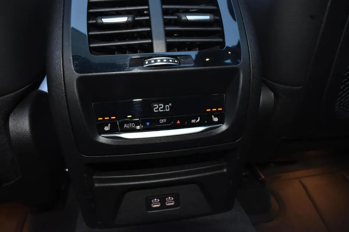 xDrive30e High Executive Plug In M-PAKKET/PANORAMADAK/HEAD UP/ETC.!