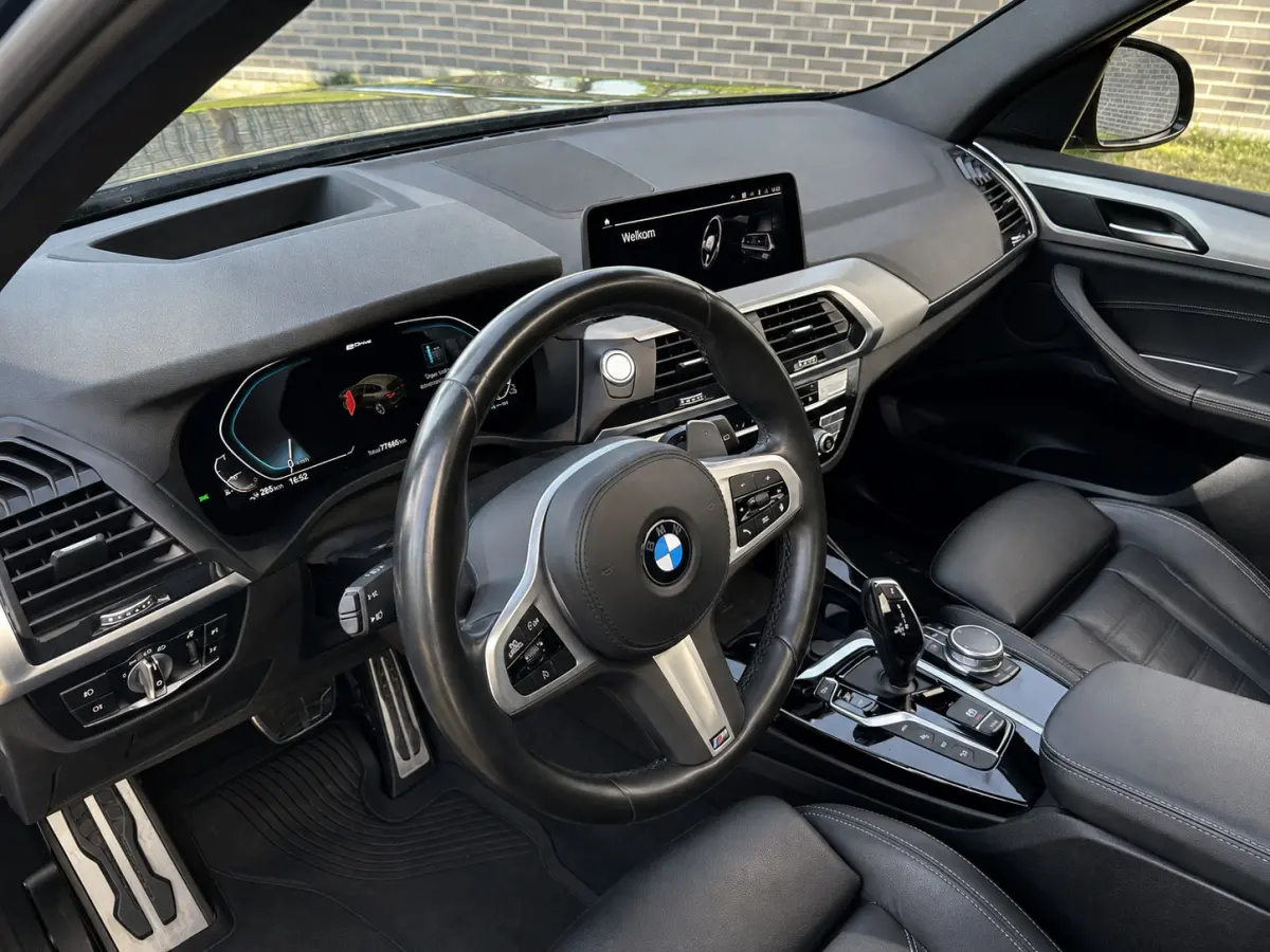 xDrive30e High Executive Plug In M-PAKKET/PANORAMADAK/HEAD UP/ETC.!