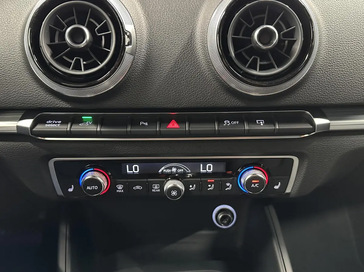 1.4 e-tron Sport Pro Line plus NAVI CRUISE 69000 KM.