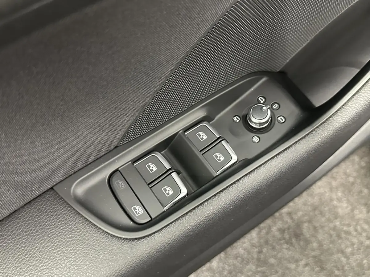 1.4 e-tron Sport Pro Line plus NAVI CRUISE 69000 KM.