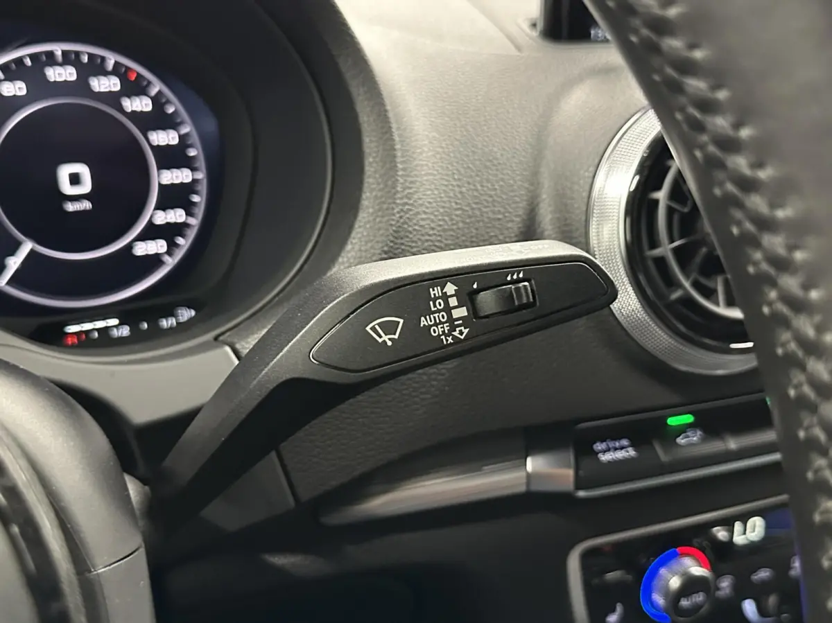 1.4 e-tron Sport Pro Line plus NAVI CRUISE 69000 KM.