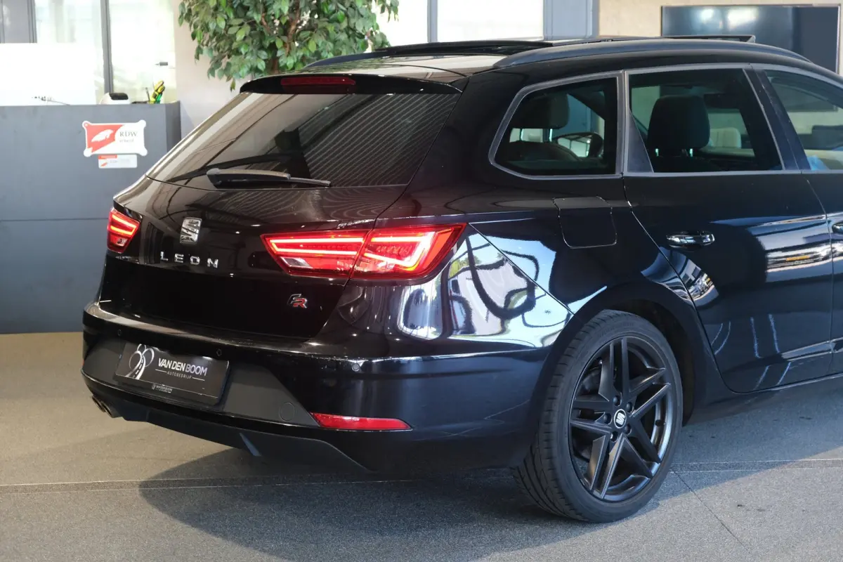 1.5 TSI FR 150PK DSG Black Matt Edition Pano Led Navi Virtual Cam Beats ACC