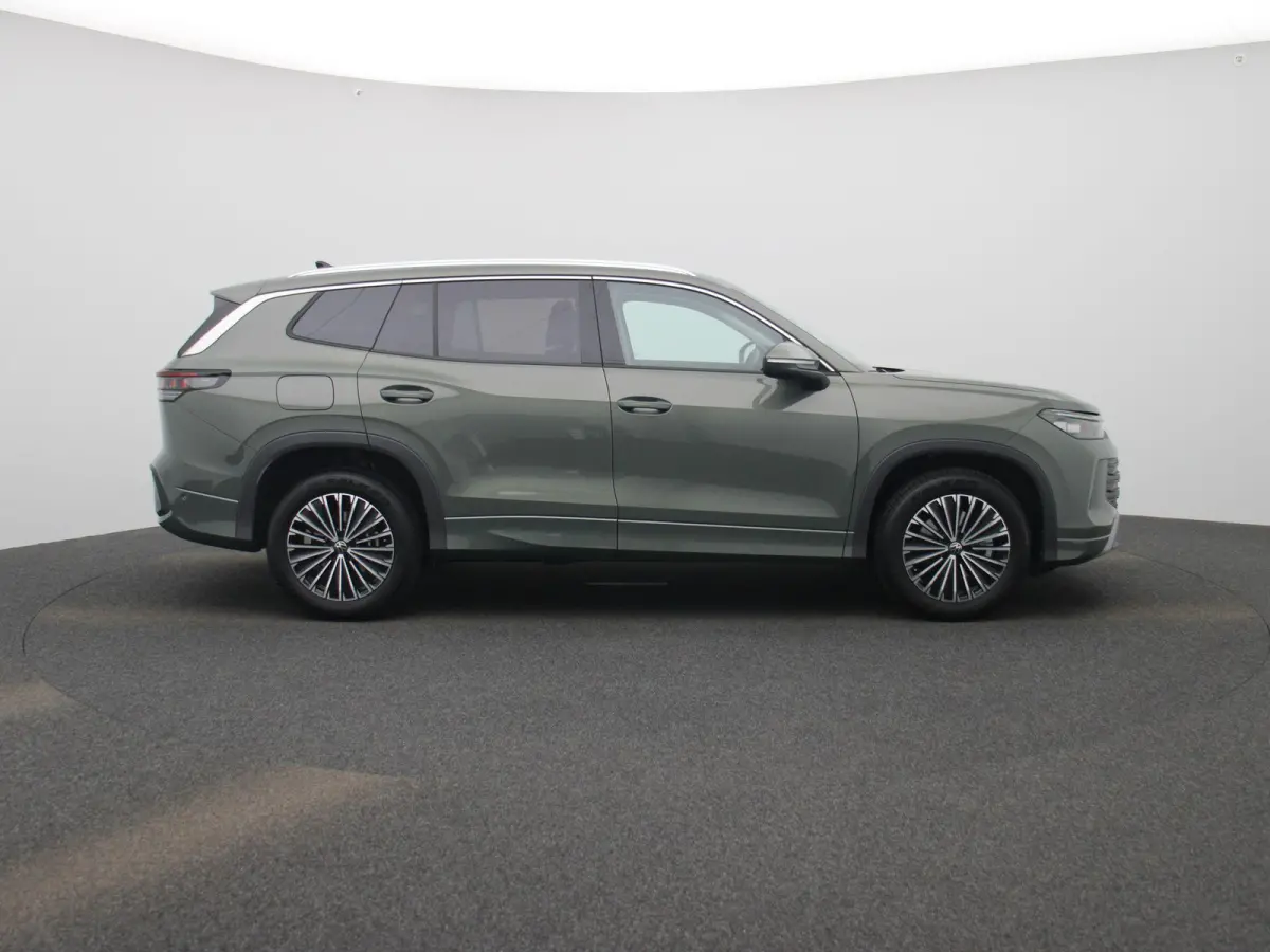 1.5 eHybrid Life Edition 204 PK| Trekhaak | LED Matrix | Navigatie Groot | Stoelverwarming | Stuurwielverwarming | Head-Updisplay | Harman Kardon Audio | 18 Inch Velgen