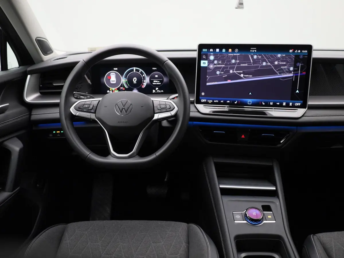 1.5 eHybrid Life Edition 204 PK| Trekhaak | LED Matrix | Navigatie Groot | Stoelverwarming | Stuurwielverwarming | Head-Updisplay | Harman Kardon Audio | 18 Inch Velgen