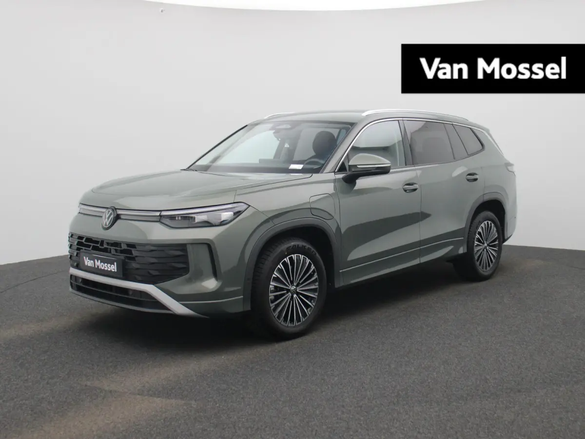 1.5 eHybrid Life Edition 204 PK| Trekhaak | LED Matrix | Navigatie Groot | Stoelverwarming | Stuurwielverwarming | Head-Updisplay | Harman Kardon Audio | 18 Inch Velgen