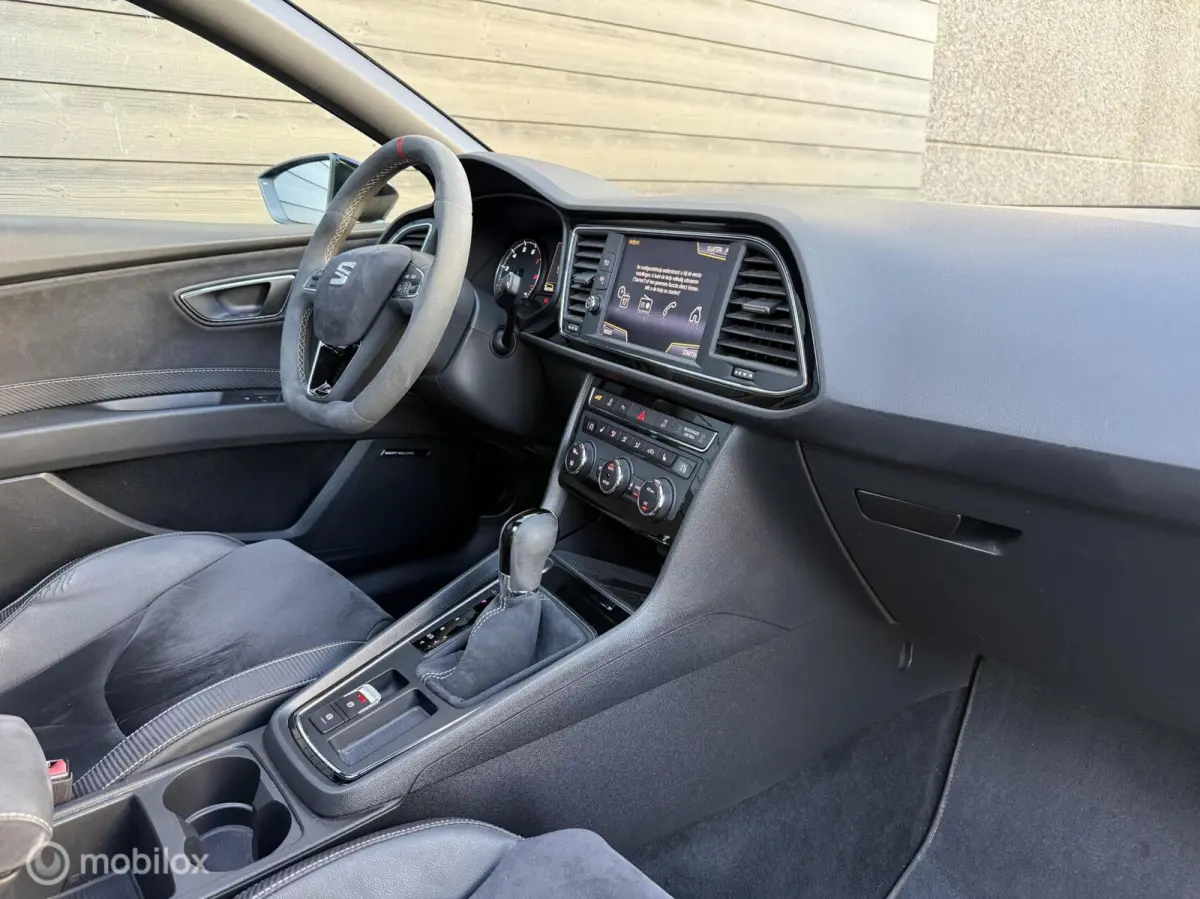 2.0 TSI CUPRA 300 4DRIVE Kuipstoel/Pano.dak/Carplay