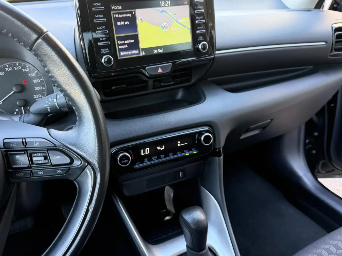 1.5 Hybrid Active Automaat 2022 Navi Clima pdc